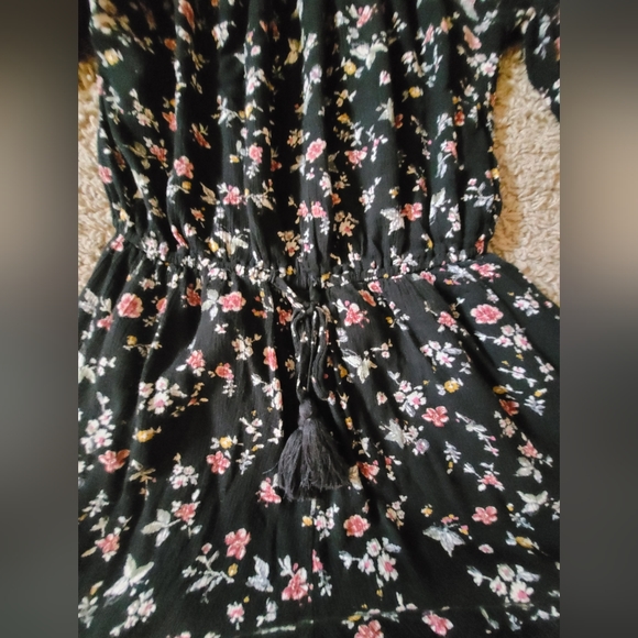 ABERCROMBIE & FITCH FLORAL SHORTS ROMPER - Picture 3 of 6